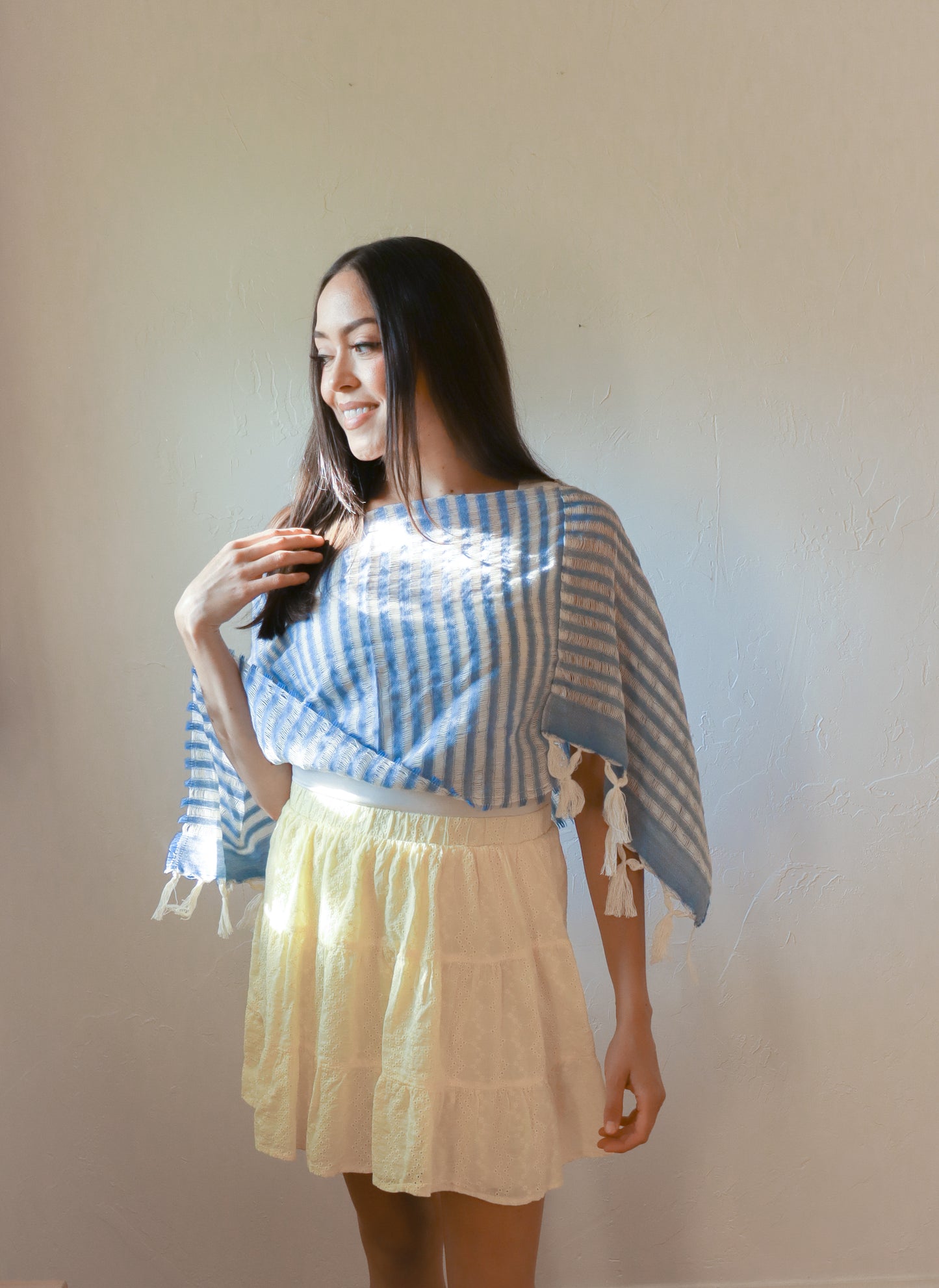 
                  
                    Lightweight V-Neck Mañanera | Made in El Salvador by Artesan
                  
                