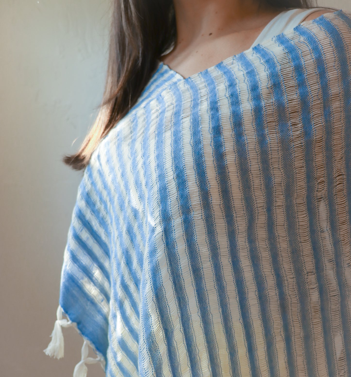
                  
                    Lightweight V-Neck Mañanera | Made in El Salvador by Artesan
                  
                
