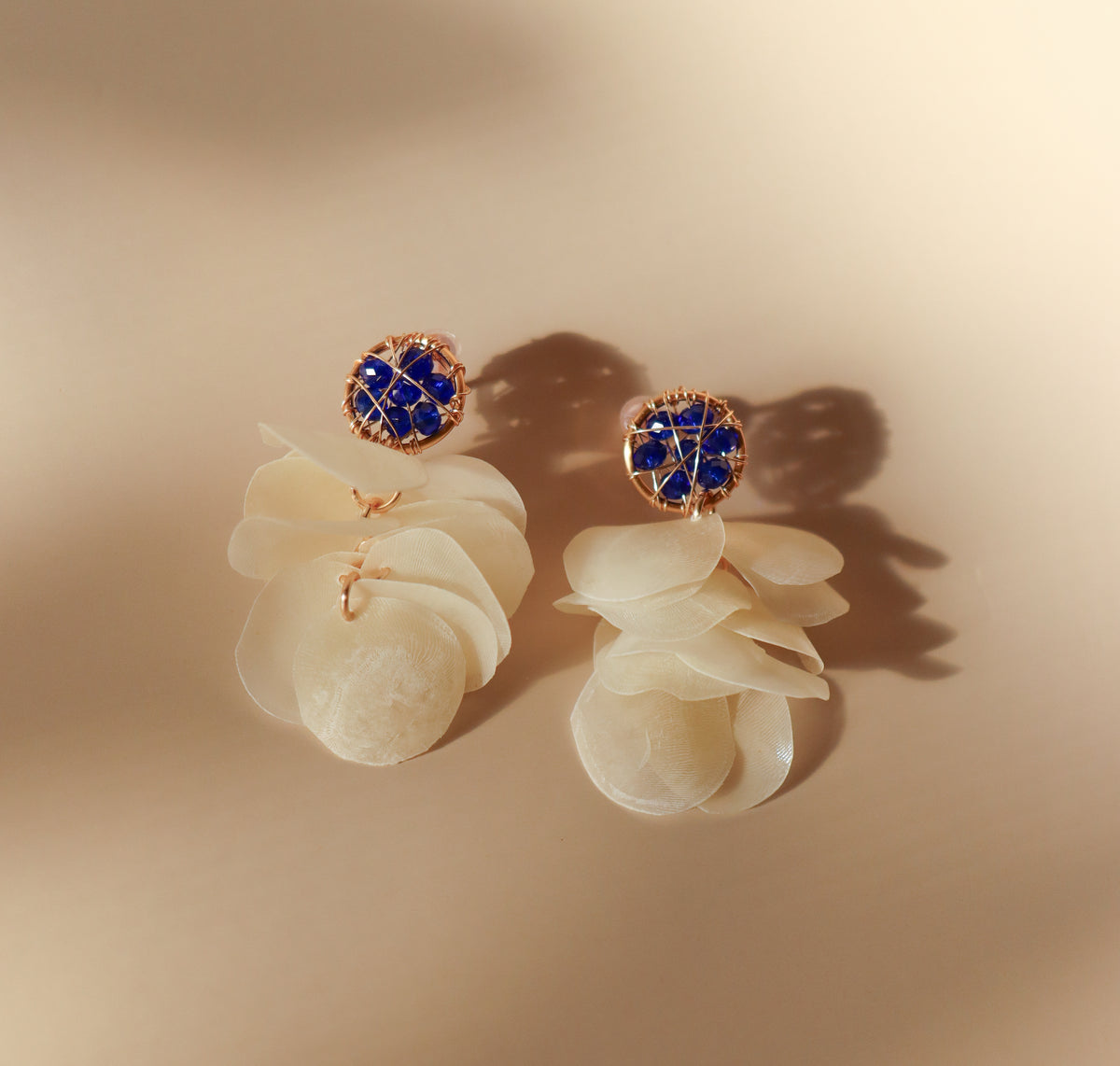 
                  
                    Fish Scale Petal Drop Earrings | Handmade in El Salvador by 16 Nuditos
                  
                
