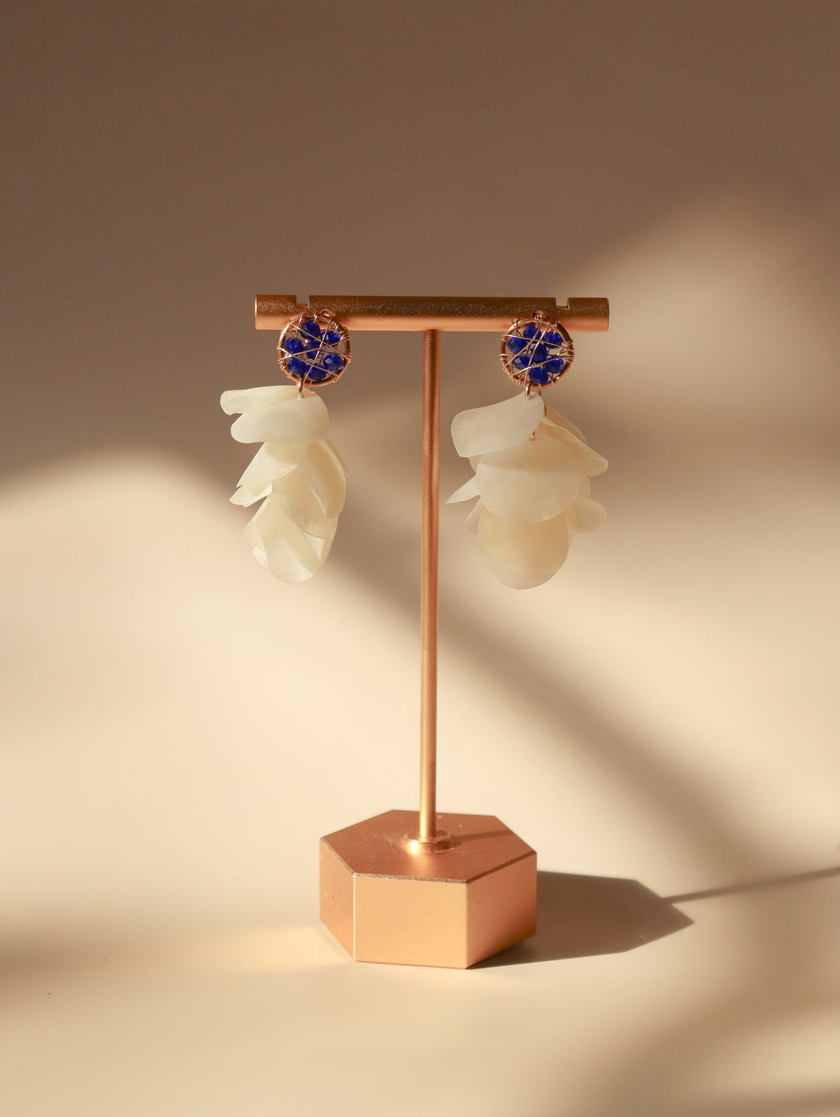 
                  
                    Fish Scale Petal Drop Earrings | Handmade in El Salvador by 16 Nuditos
                  
                