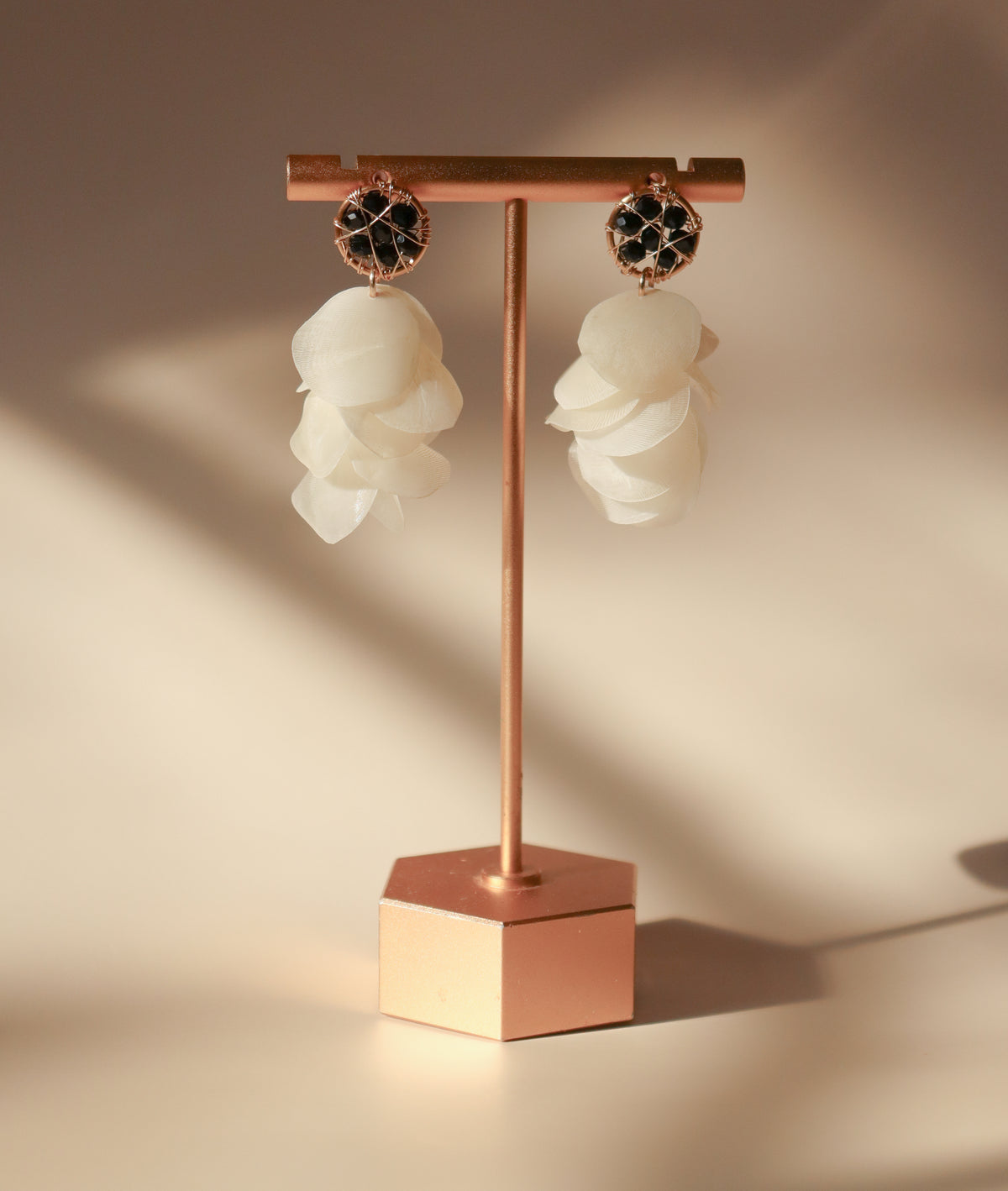 
                  
                    Fish Scale Petal Drop Earrings | Handmade in El Salvador by 16 Nuditos
                  
                
