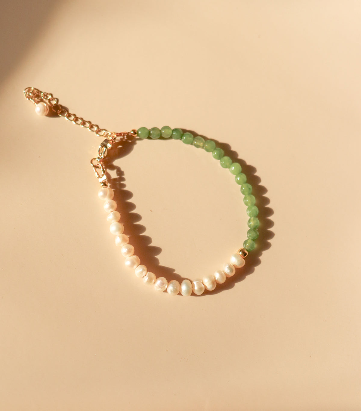 
                  
                    Izote Half Pearl Half Quartz Bracelet | Handmade by Majo Collections, El Salvador
                  
                