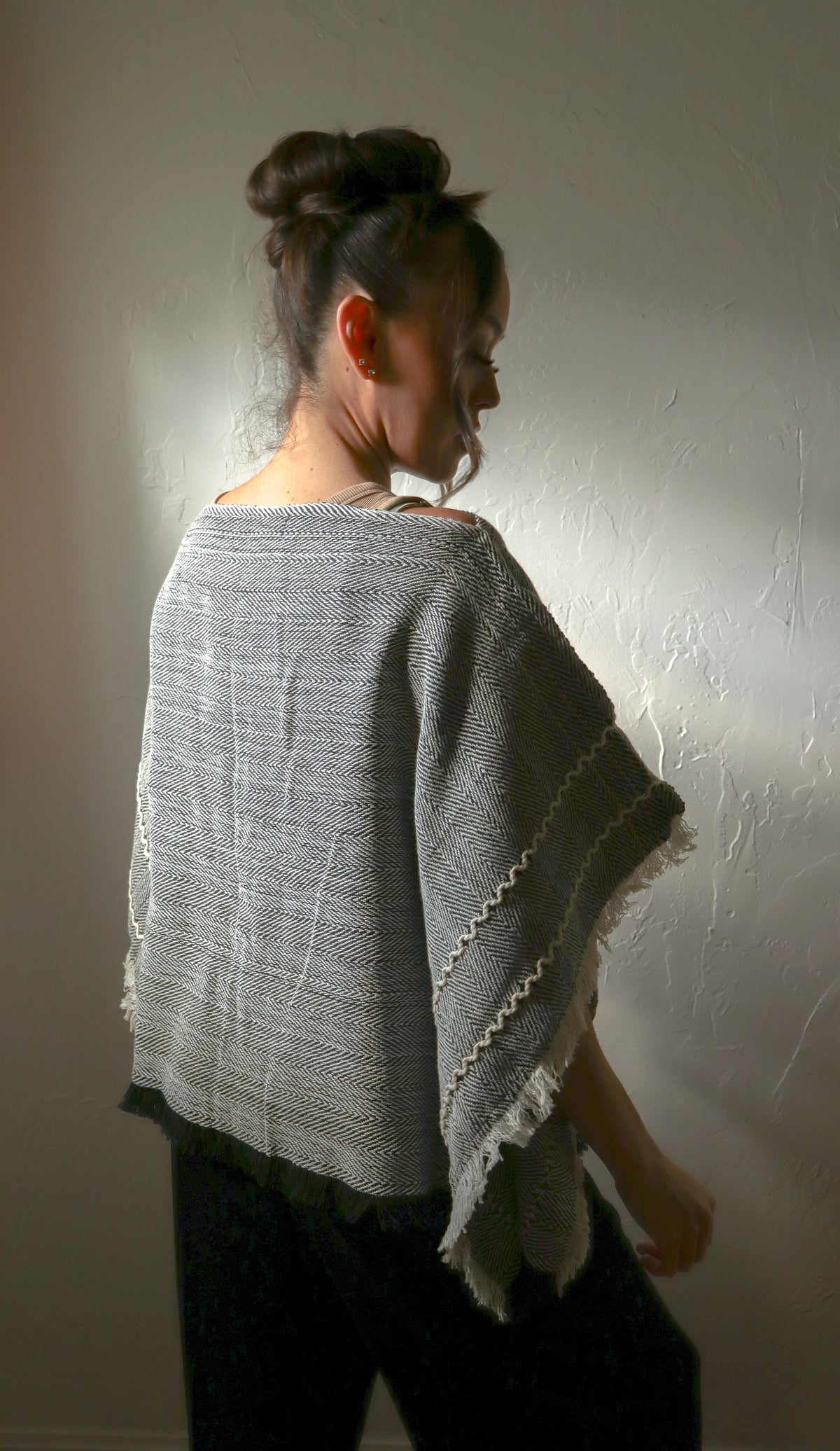 
                  
                    Black and White Boat Neck Poncho | Handwoven in El Salvador by Artesan
                  
                