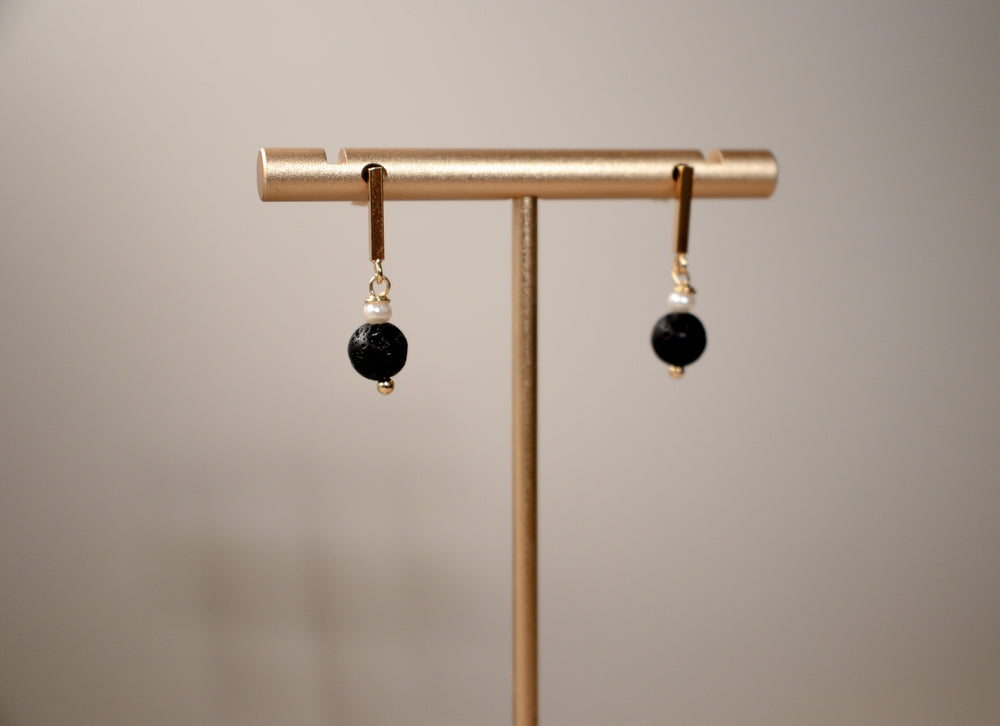 Volcan Bar Stud Earrings