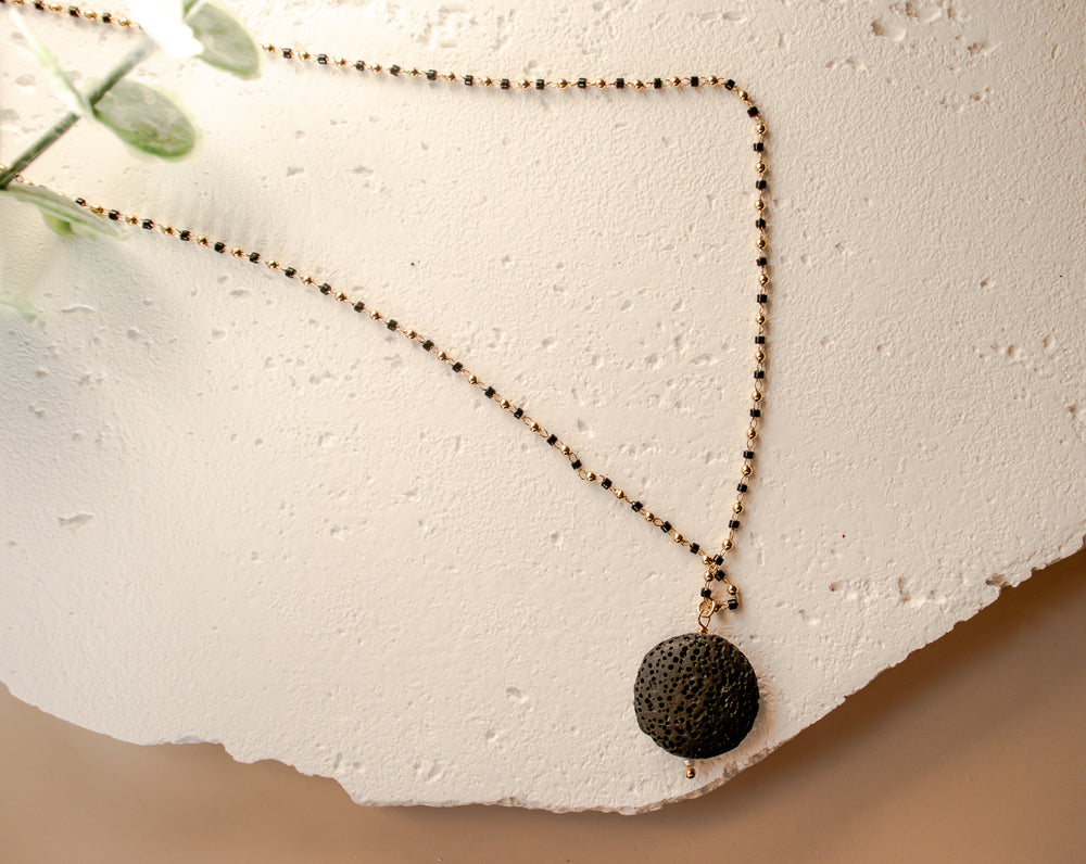 Volcan Lava Pearl Stone Disc Neclace