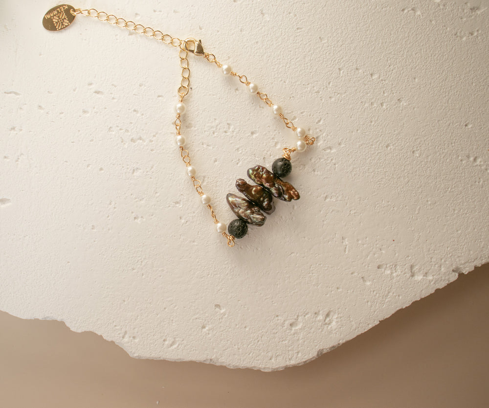Volcan Lava Biwa Pearl Bracelet