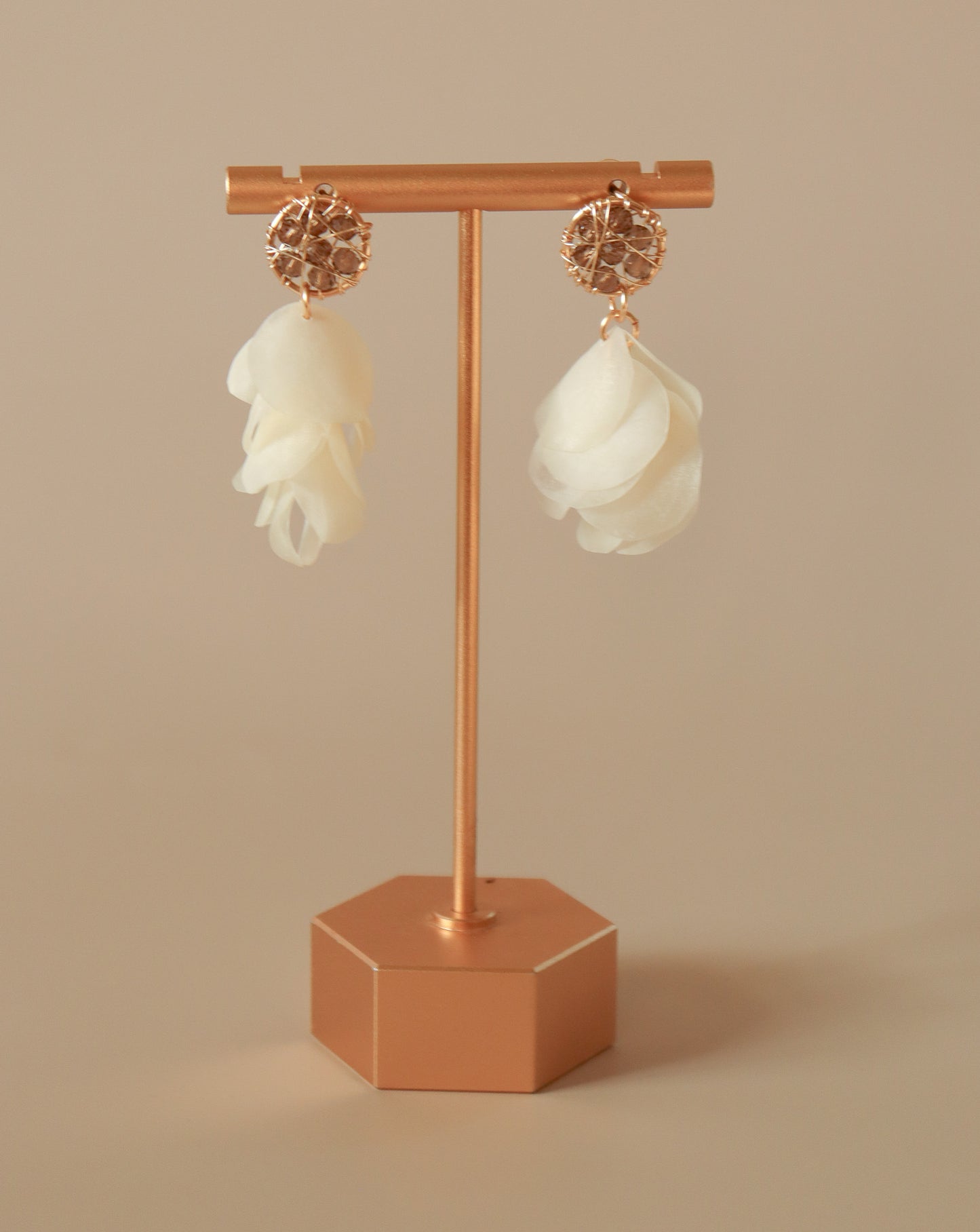 
                  
                    Fish Scale Petal Drop Earrings | Handmade in El Salvador by 16 Nuditos
                  
                
