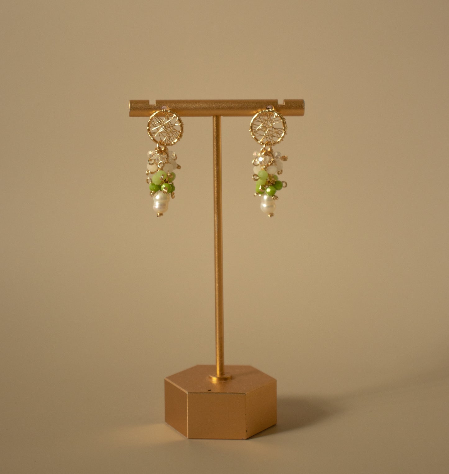 
                  
                    Dreamcatcher Cluster Drop Earrings | Handmade in El Salvador by 16 Nuditos
                  
                