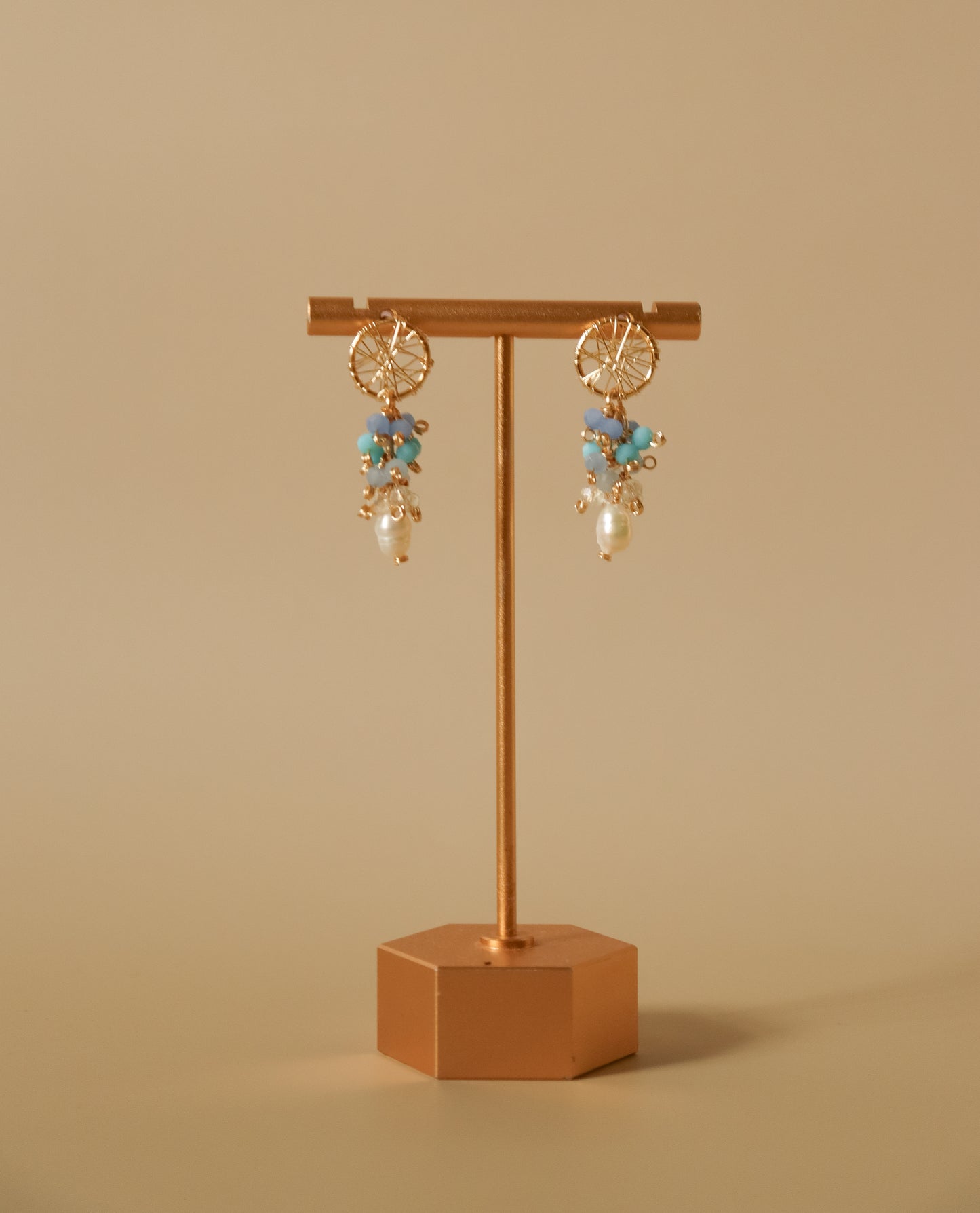 
                  
                    Dreamcatcher Cluster Drop Earrings | Handmade in El Salvador by 16 Nuditos
                  
                